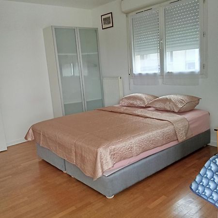 Studio Lumineux Courbevoie Extérieur photo
