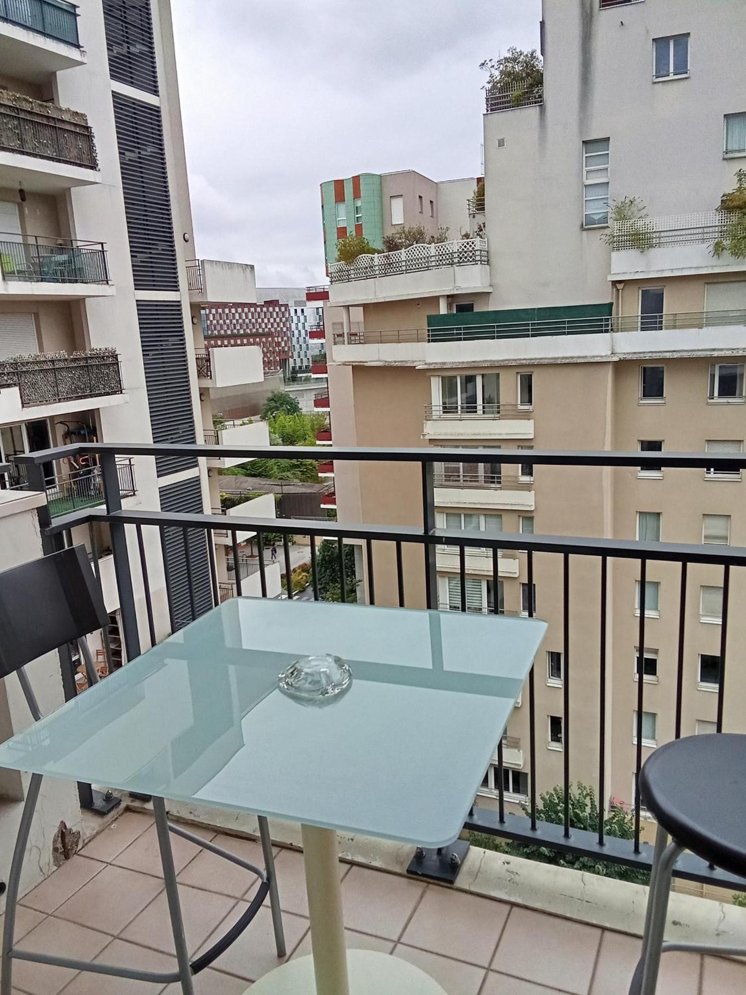 Studio Lumineux Courbevoie Extérieur photo